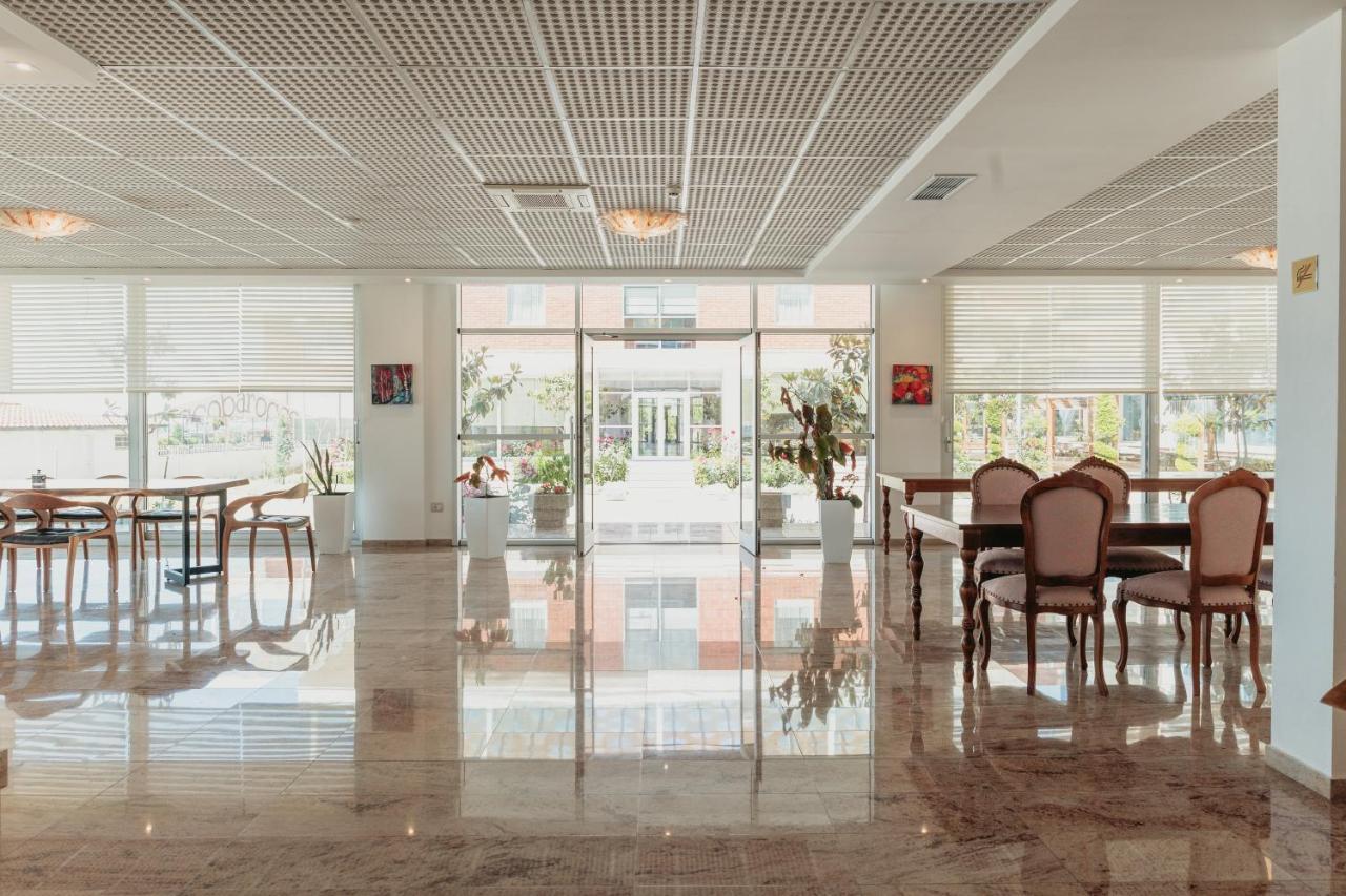 Fishta Hotel & Apartments Velipojë Buitenkant foto